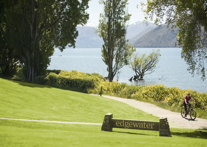 Edgewater Hotel 5*