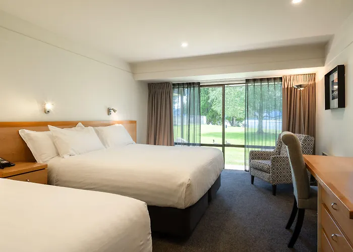 Hotel Edgewater